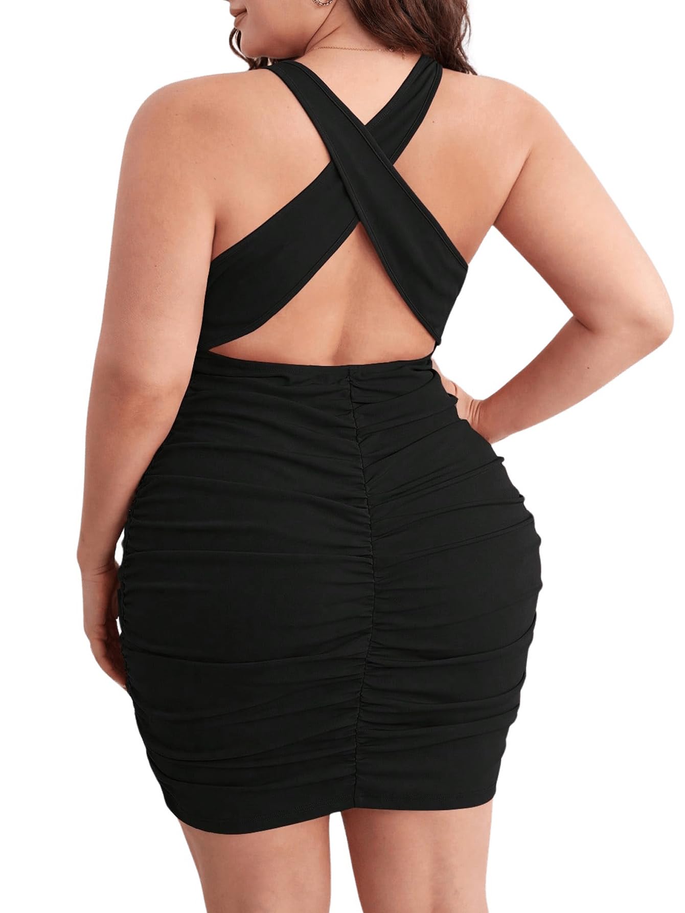 Robe de cocktail grande taille dos nu pour briller en soirée chic - 5