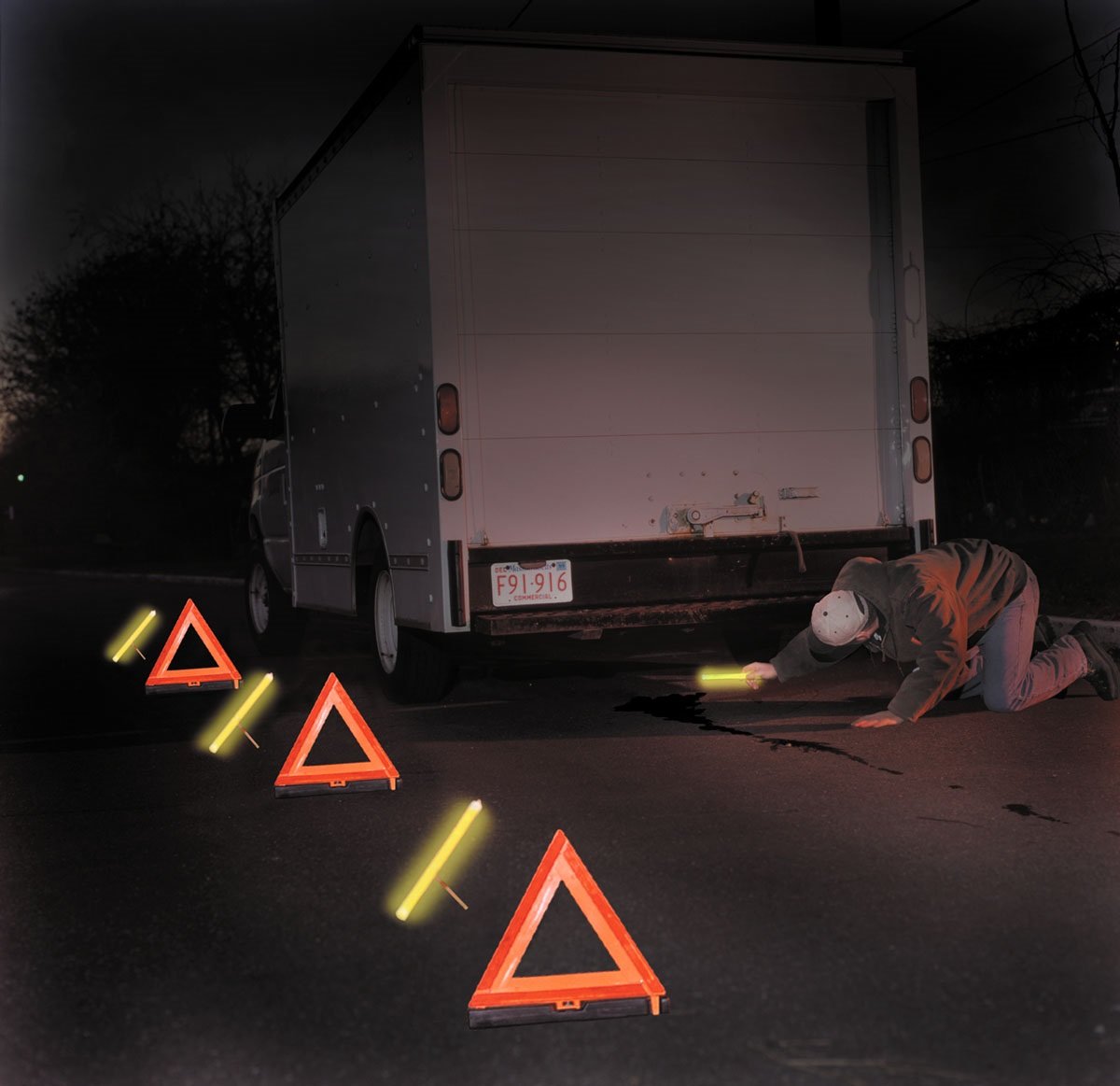 Cyalume Industrial Grade SnapLight Flare Alternative Chemical Light Sticks with Bipod Stand – Non-Flammable, Waterproof Light Stick, Provides 2 Hours of Bright Light – Red, 10” (Pack of 10) (9-27047): Industrial & Scientific