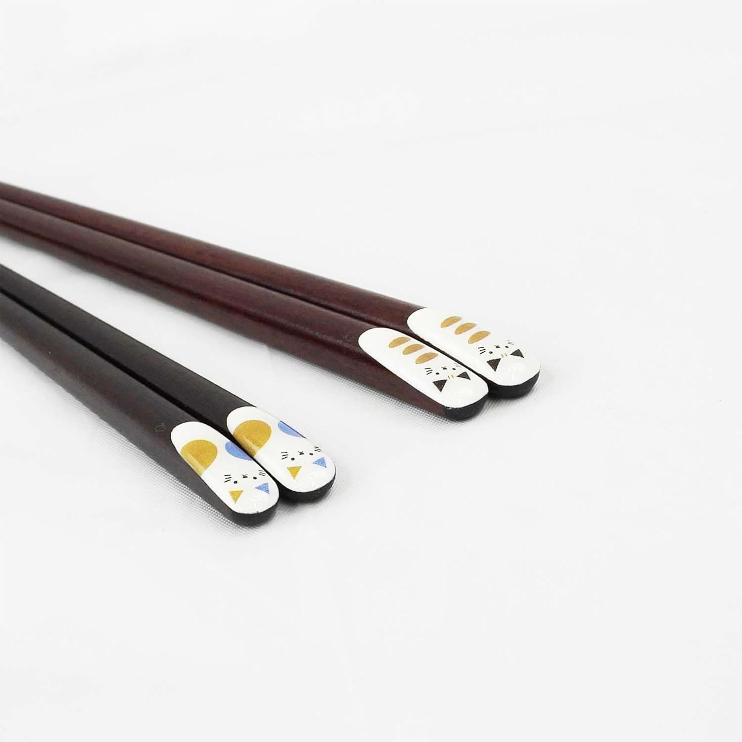 Ishida Cat Couple Chopsticks Gift Set, 2 Pairs Wooden Chopsticks & 2 Ceramic Cat Chopstick Rests, Wooden Gift Box, Made in Japan (9.1 in (23 cm) & 8.3 in (21 cm))