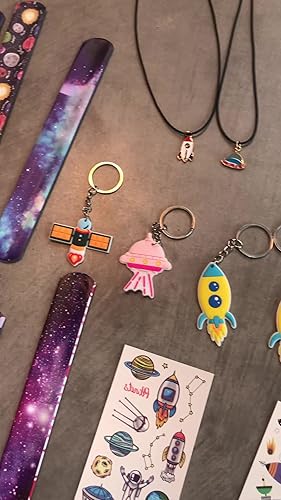 86 Pezzi Regalini Festa A Tema Spaziale - Portachiavi, Braccialetti, Adesivi, Per Compleanno Bambini