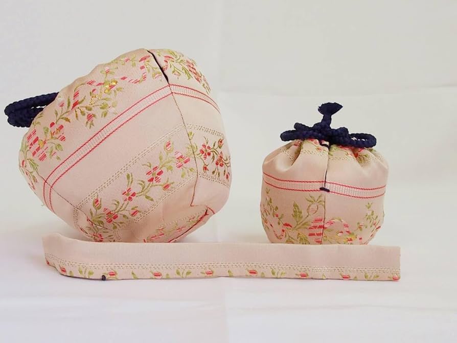 ふ〜ちゃん 送料込【逢絢亭・新品】茶道具 三つ組仕覆 正絹 糸間道 Amazon｜【逢絢亭】茶道具 三つ組仕覆 正絹 紹巴 名物裂 裏千家