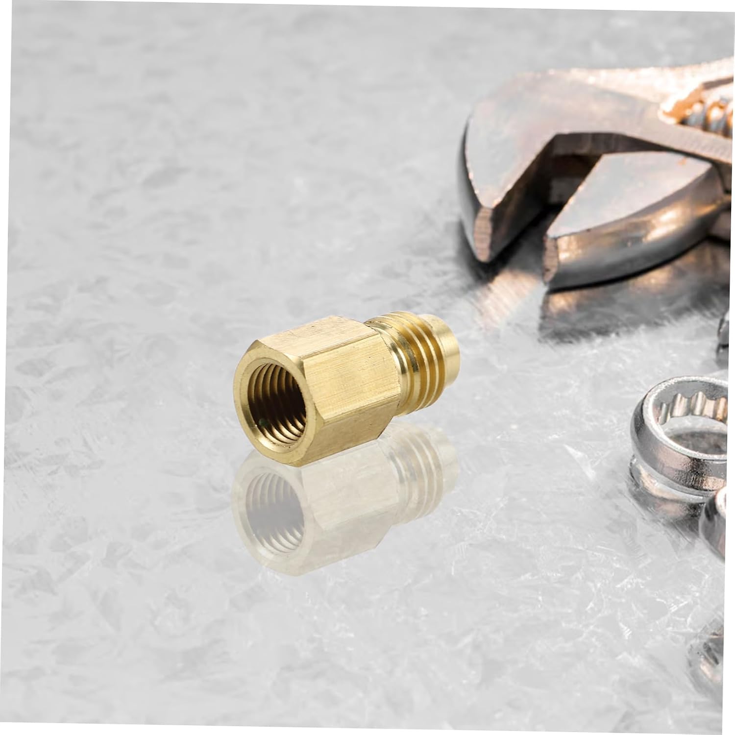 ULTECHNOVO Tank Adapter for Copper Fitting Vacuum Pump Accessory Compact Bottle Opener Design for Easy Use Recharge Kits and Small Tanks