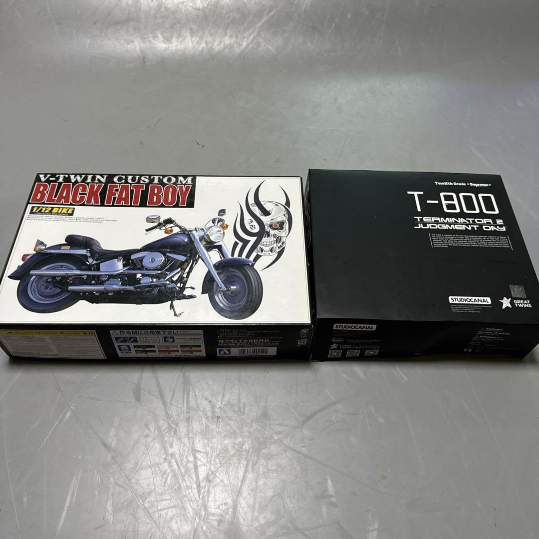 ターミネーターフィギュアとバイク ターミネーターフィギュアとバイク