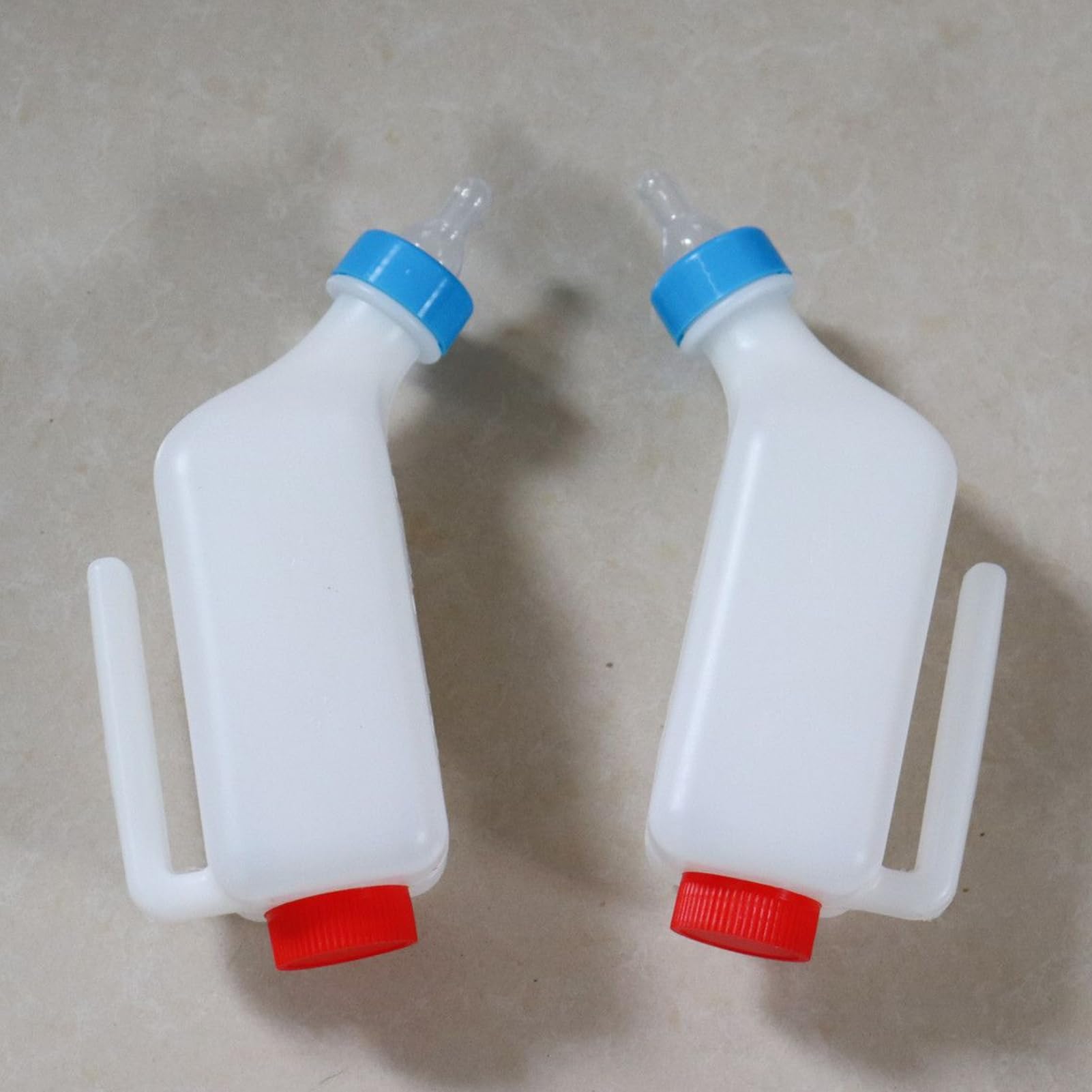 Feeding Bottle Lambs, Small Animal Bottle, Milk Feeder Hangable, Soft Nipple Design, ABS Material, Sturdy Leak-Proof, Ideal for Goat, Lamb, Nursing Animals, 1 Piece
