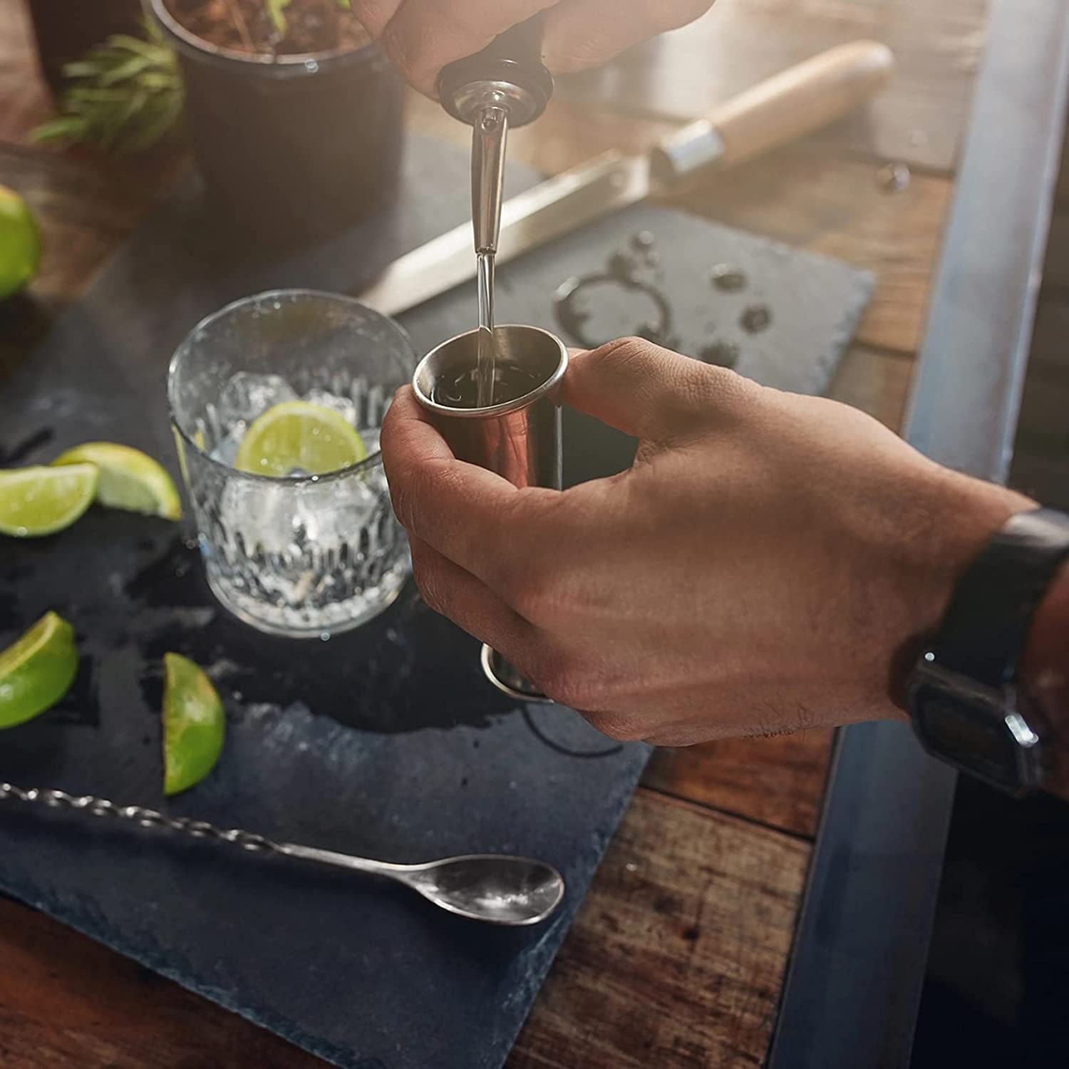 Gvolatee 750ML Coctelera, 8 Piezas Juego de Coctéles de Acero Inoxidable, Profesional Barman Herramientas con colador, medidor, Cuchara, vertedor, para Mezclar Bebidas, Barra,hogar, Fiestas (Plata)