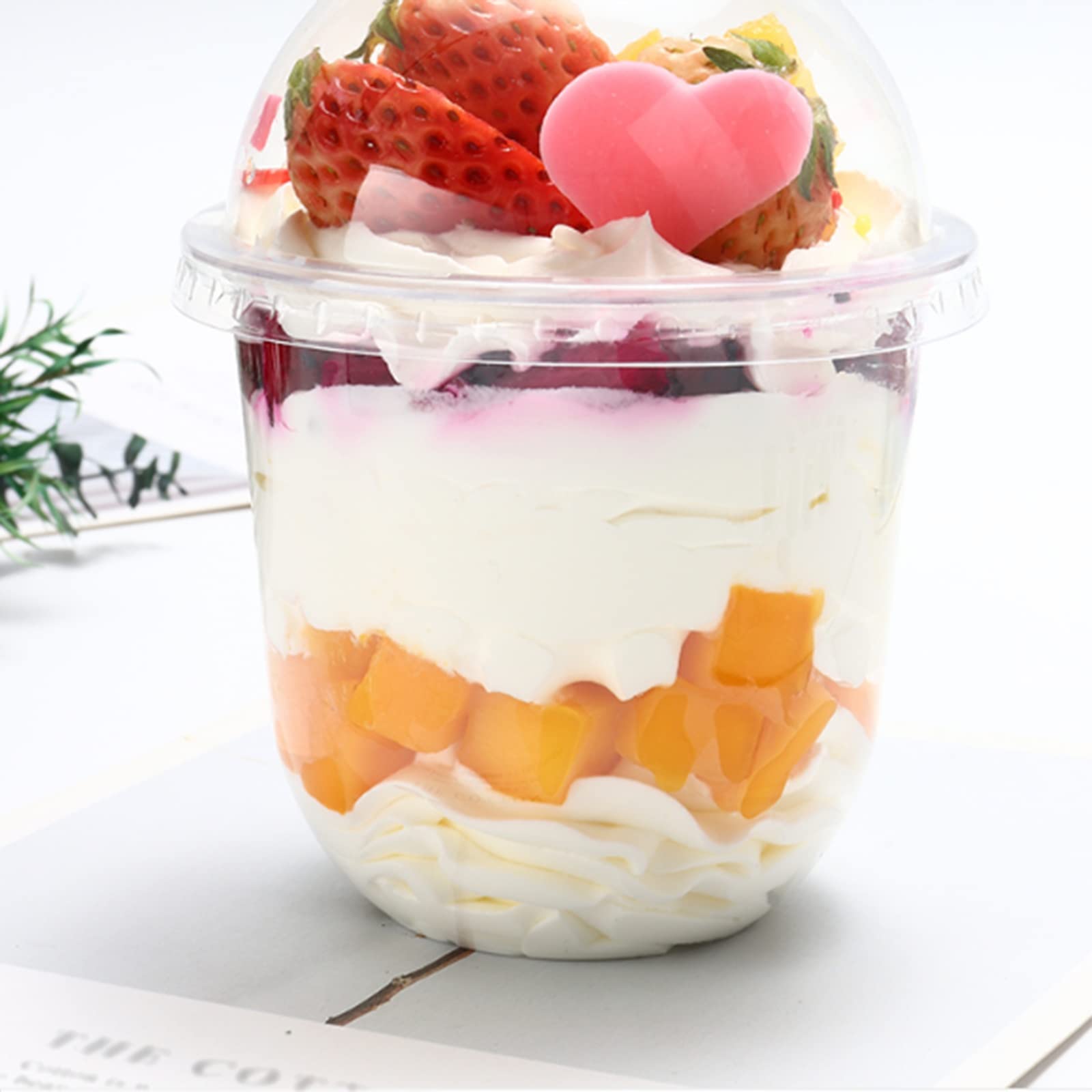 Amazon｜デザートカップ、ドーム蓋付き20パックプラスチックカップ、蓋