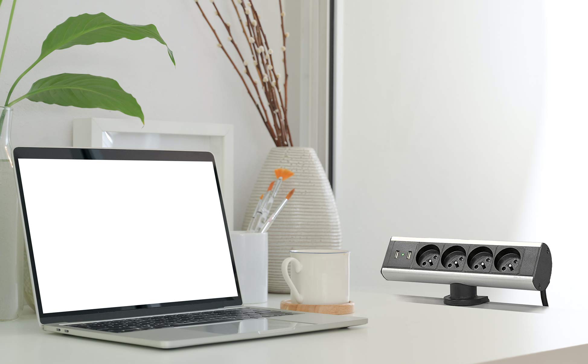 Prise pour Plan de Travail 4 Prises 2 USB Bloc Prise Cuisine Pas Besoin perçage et fixée Avec Le Support Prise idéale pour Cuisine Salle de réunion Bureau Chambre