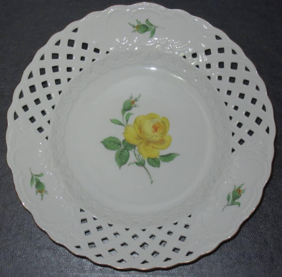 目貫 (扇図) 楽天市場】日本刀装具 目貫 龍の図 金色 銅製 絵金 金工品 細工 武具