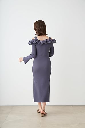 Amazon.co.jp: フリルドッキングオフショルニットワンピ