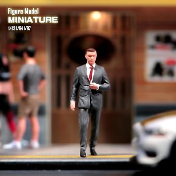 1/87 1/64 1/43 1/24 Scale Miniature Action Figure Doll Model Walking Man Wearing Suit Resin Figurine Model Creative Scene Dolls Props for Cars Display (Painted, 1:24 Scale)