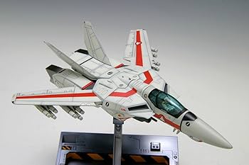 Amazon | WAVE 1/100 超時空要塞マクロス VF-1J ファイター 一条輝機