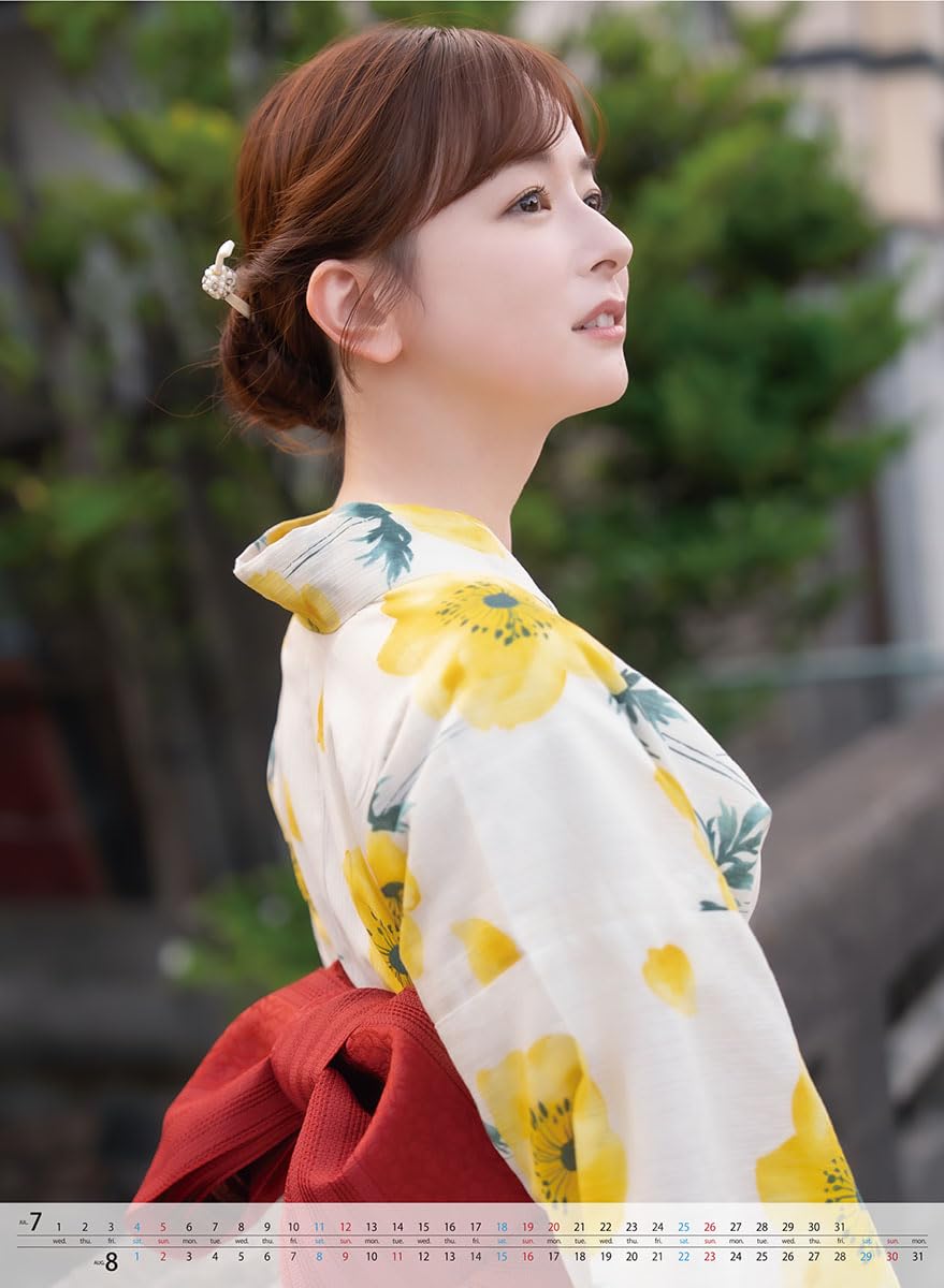 Amazon | トライエックス 皆藤愛子 2026年カレンダー B2サイズ CL-187