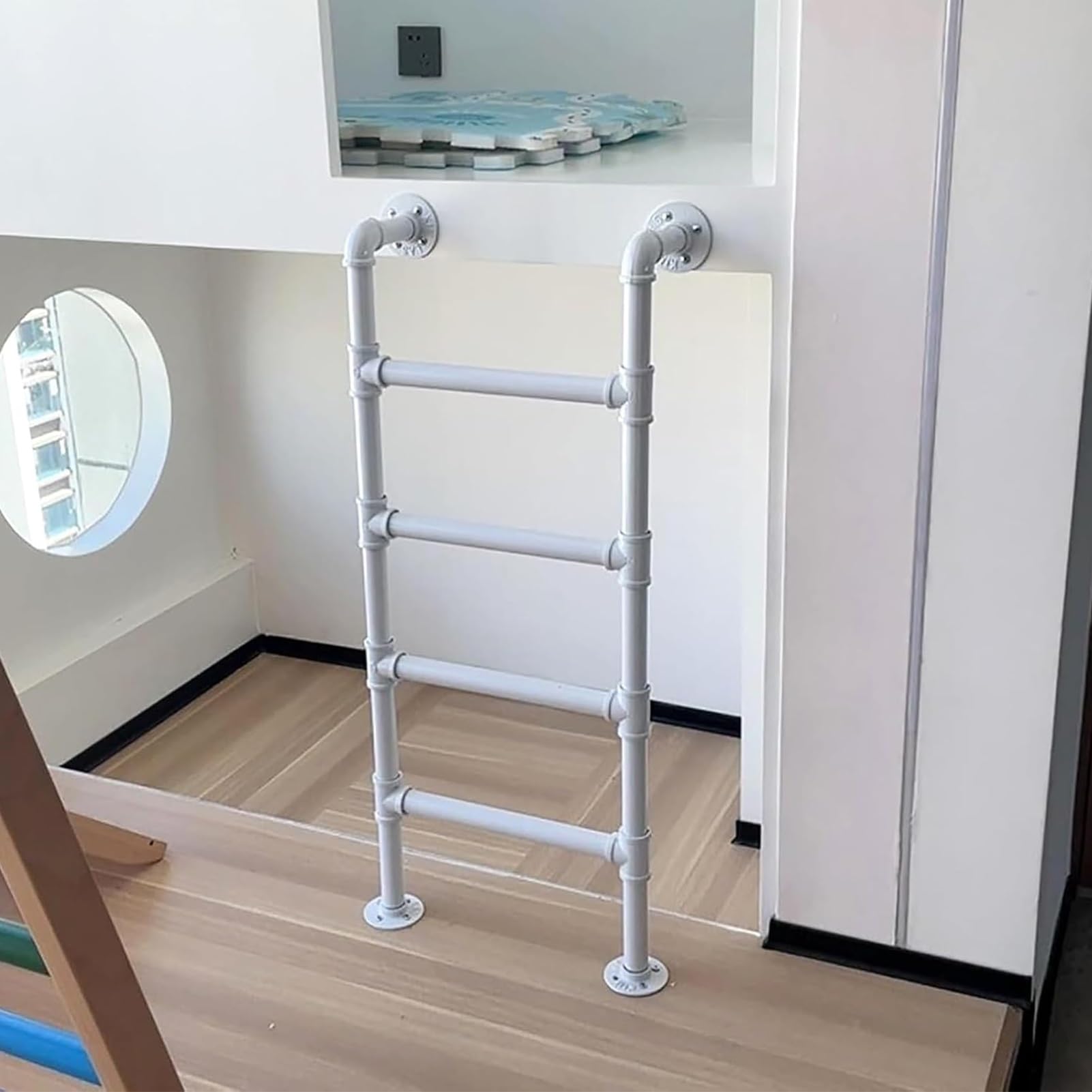 Échelle de secours robuste pour sécuriser un sous-sol ou un lit superposé