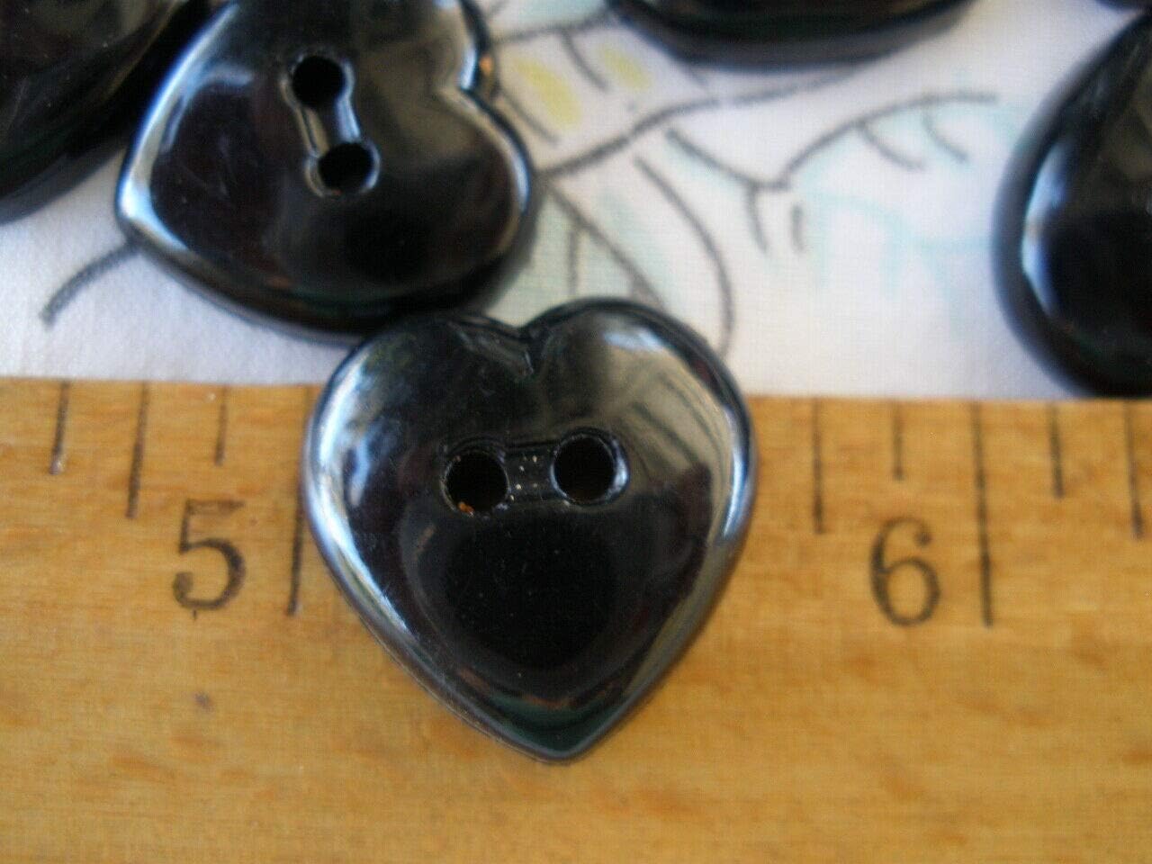 16mm Shiny Black Heart nfKN Buttons 2-Hole sew on Plastic 36 pcs Crafts Cool Sewing