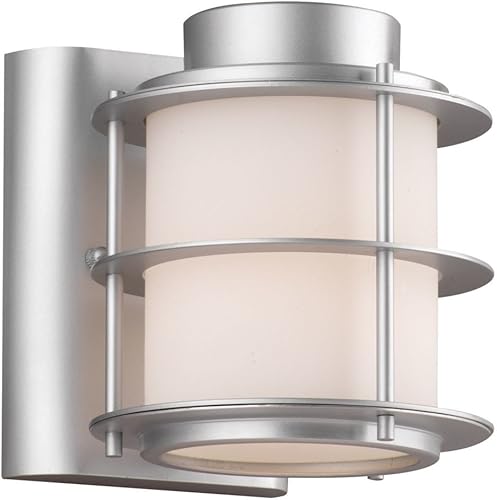 Forecast iluminación F849641Hollywood Hills one-light lámpara exterior de pared con vidrio blanco de ópalo, Vista marcadas en plata