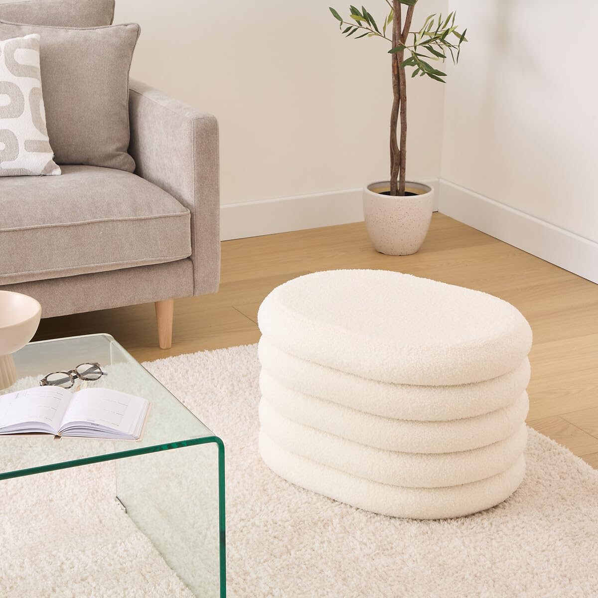 Atmosphera - Pouf Coffre Giulia, Tissu Bouclette Blanc, L 59 x P 45 x H 40 cm - pour Salon, Chambre, Entrée, Meuble de Rangement