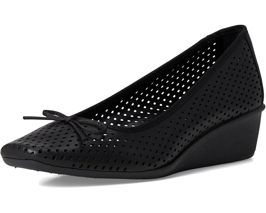 Anne Klein Winslet - Front View