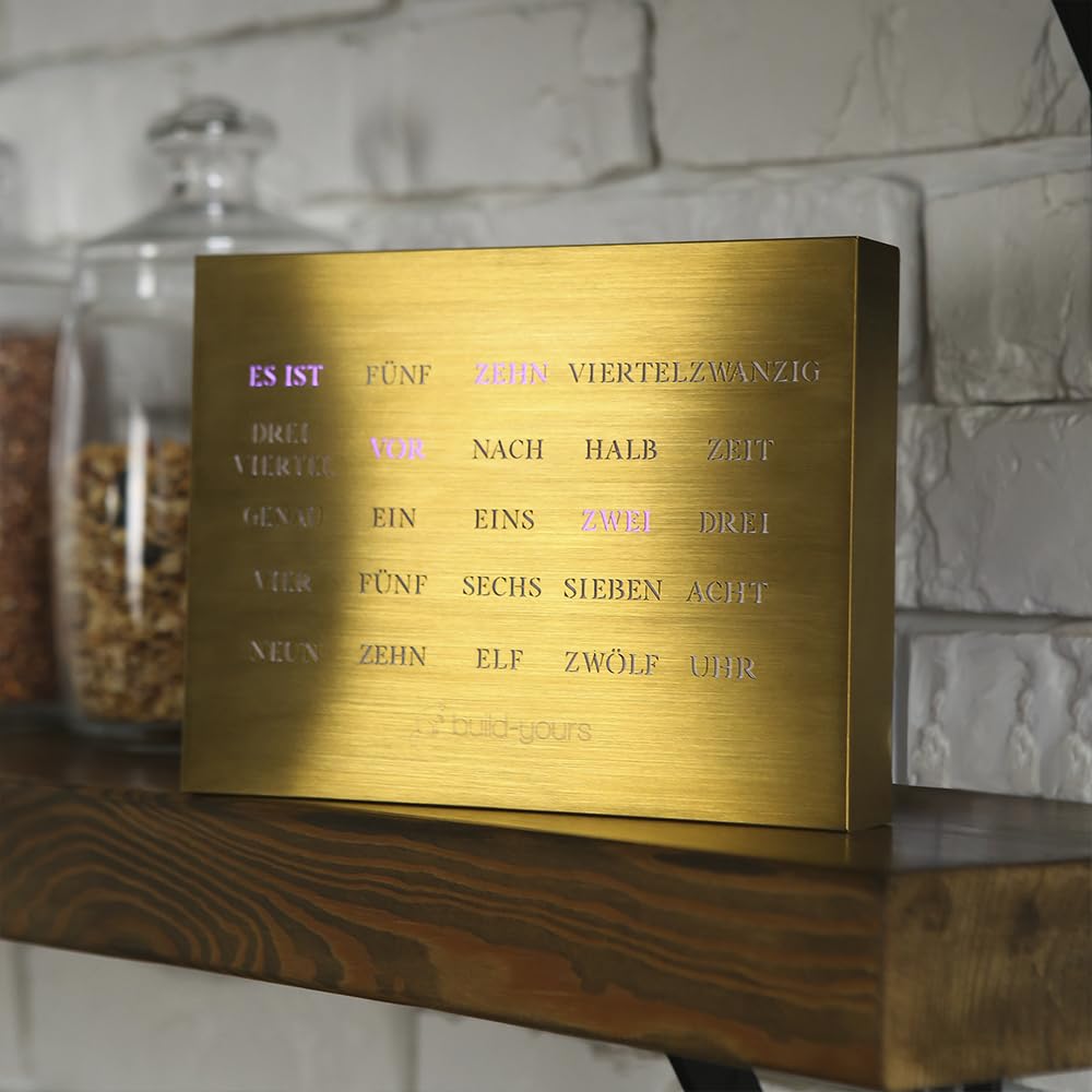 Elegante BoxClock Digitale Tischuhr – Moderne LED-Uhr mit WLAN & verstellbarem Standfuß – Gold Edition aus gebürstetem Edelstahl für Büro & Zuhause