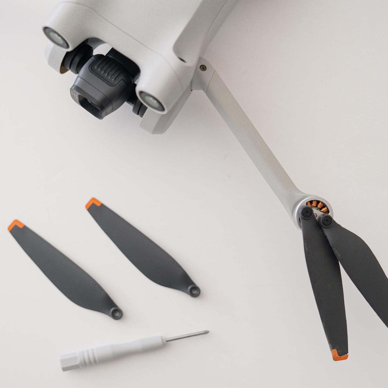 MECCANIXITY Mini 2 Drone Propellers Drone Blades Propellers White Yellow with Screwdriver/Screw, Quick-Release, Low-Noise Propeller for DJI Mini 2 Drone, Quadcopter, Pack of 8