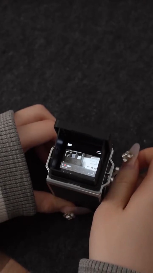 Amazon.co.jp: CHUZHAO ヴィンテージミニデジタルカメラ、ポータブル