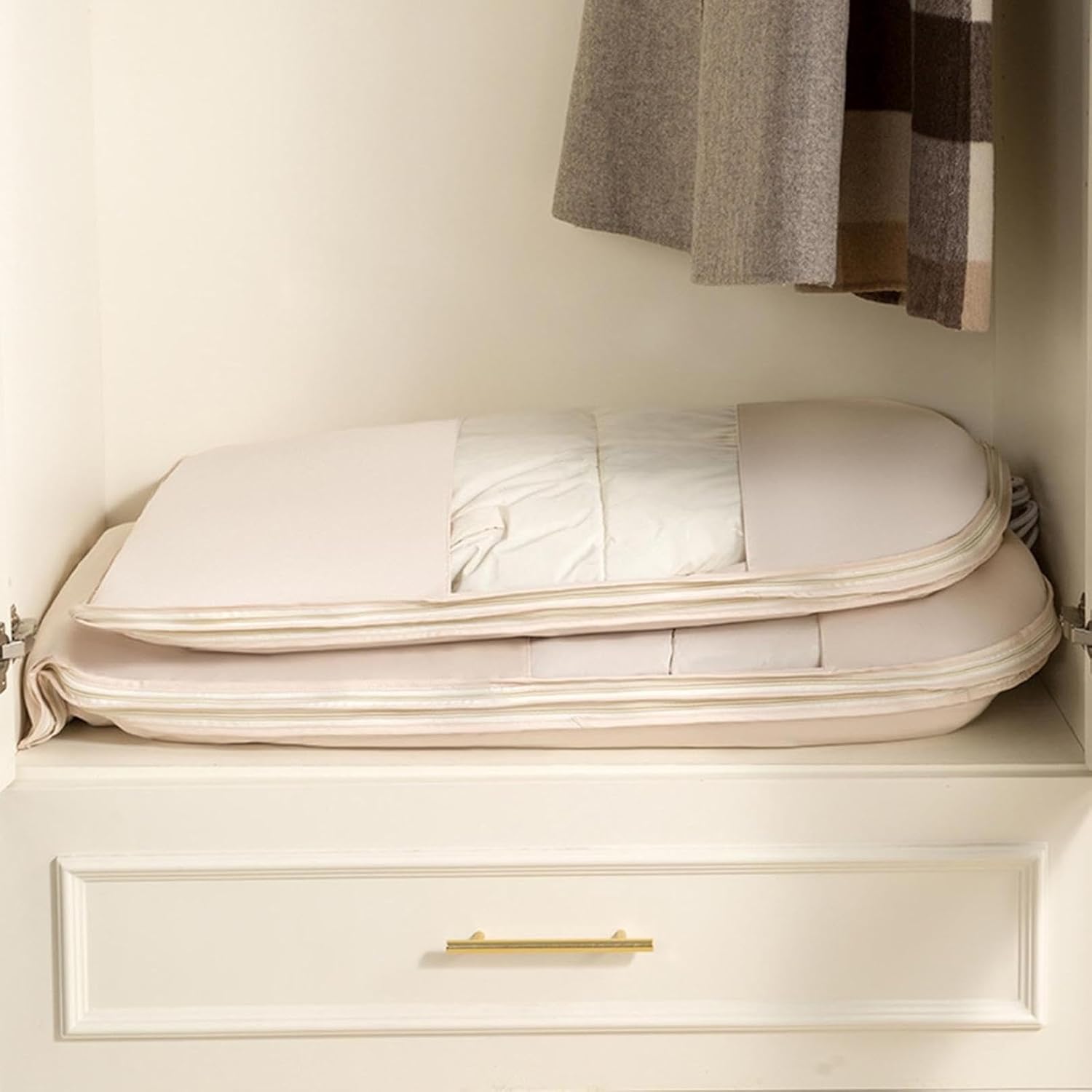 Coat Bags for Closet Storage - 2025 Space Saving Hanging Garment Bag With Self Compression Zipper,Down Coat Dust Cover Clothing Bag,Travel & Closet Storage (Pink, 3PC Small+Medium+Large)