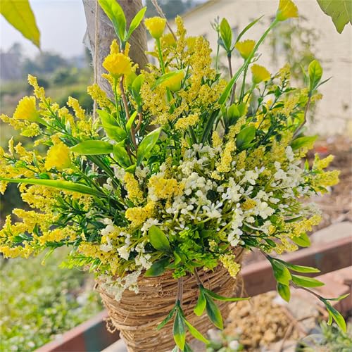 Panier de fausses fleurs et couronne murale pour sublimer la porte d'entree