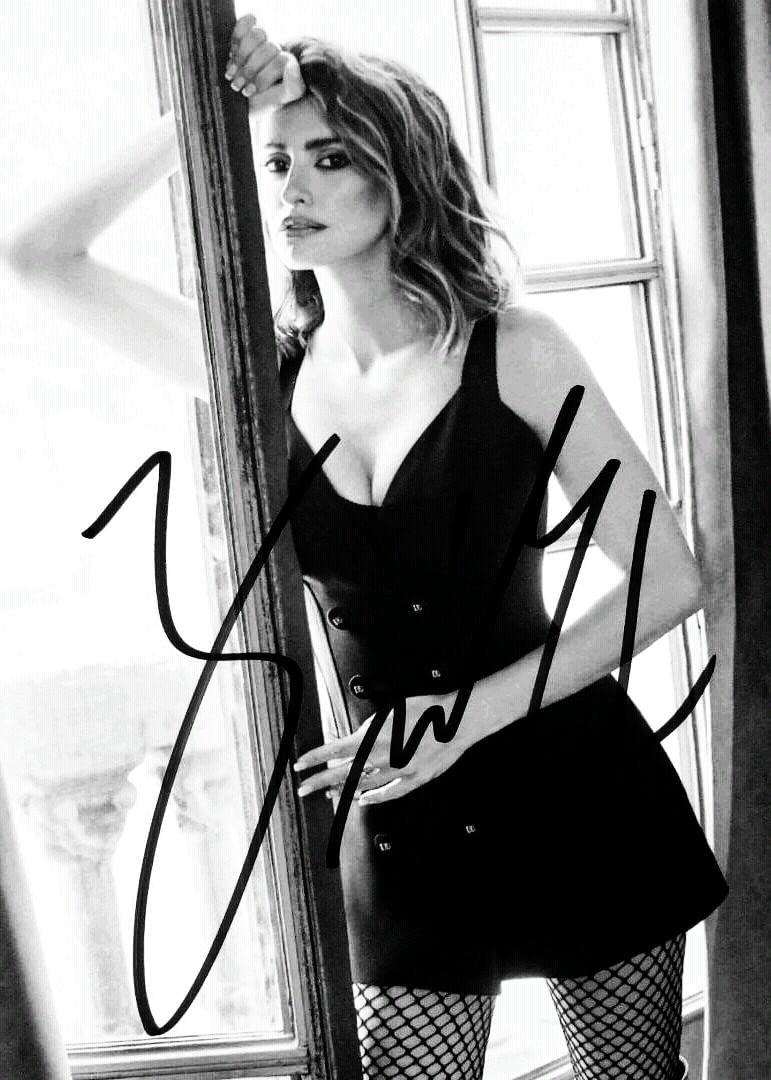 Amazon.co.jp: セール中‥ペネロペ クルス直筆サイン入り2Lサイズ写真  