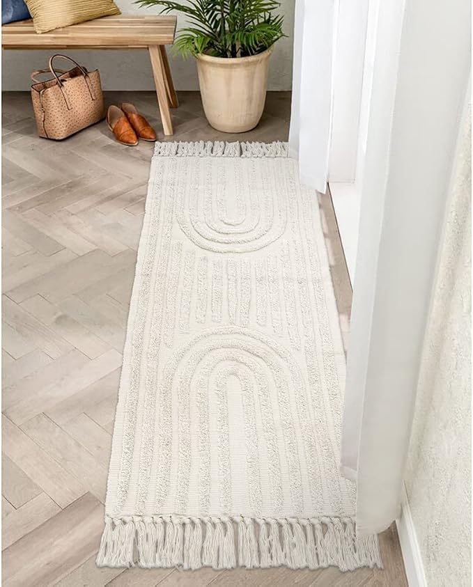 Lanffia Hallway Runner Rug 2.6'x8', Washable Indoor Entryway Rug, Rainbow Tufted Kitchen Runner Rugs with Tassels Bohemian Low-Profile Cotton Accent Rug for Laundry Room Bedroom