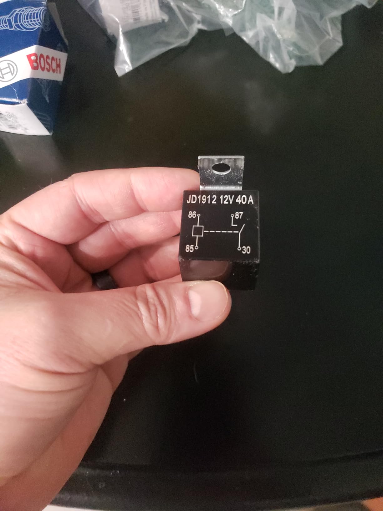 Complete Garbage and not a Bosch relay