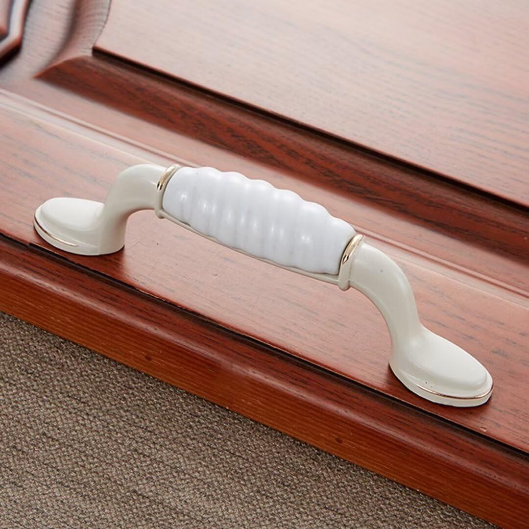 4 szt. Ceramiczne uchwyty do szafek