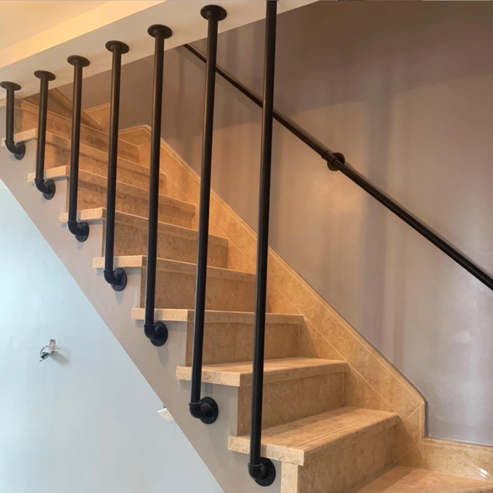 Mains Courantes Pour Escaliers Intérieurs - Kit Complet - Main Courante D' Escalier En Fer Forgé Rampe D'escalier Montée Au Plafond Garde-corps Poignée De Support D'escalier 30-150 Cm Noir Rond Type L