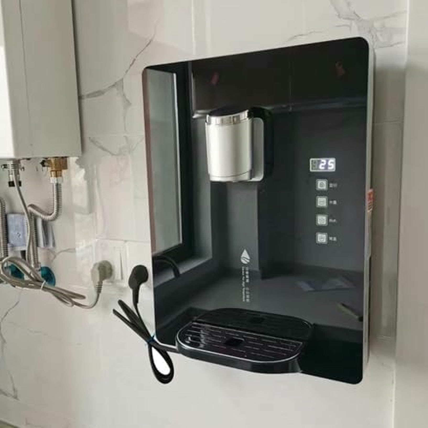 Dispensador de agua para oficina de gran capacidad y diseño de pared
