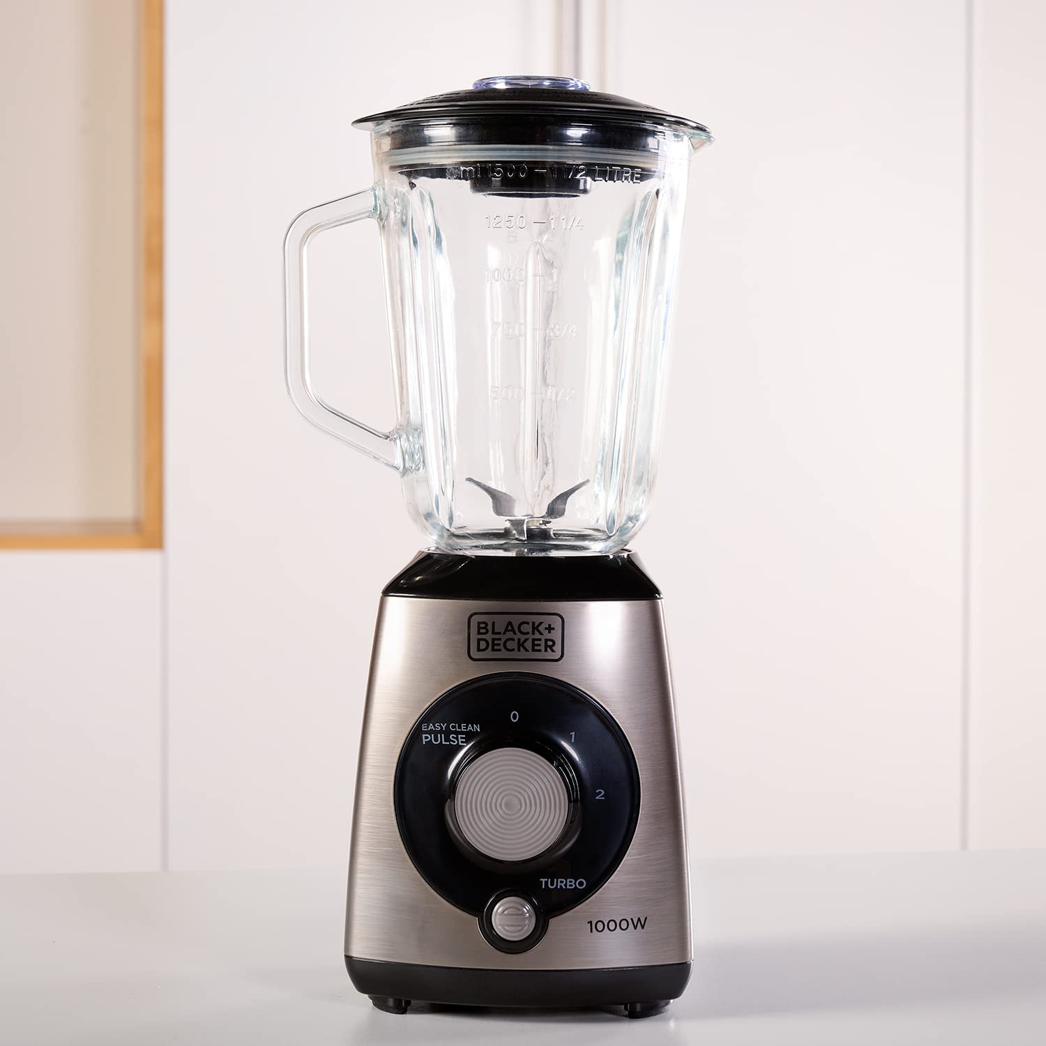 BLACK+DECKER BXJB1000E – Batidora De Vaso 1000W | Jarra Cristal 1.5L | 2 Velocidades + Pulse | 4 Cuchillas Inox | Pica Hielo | Función Turbo | Negro/Gris