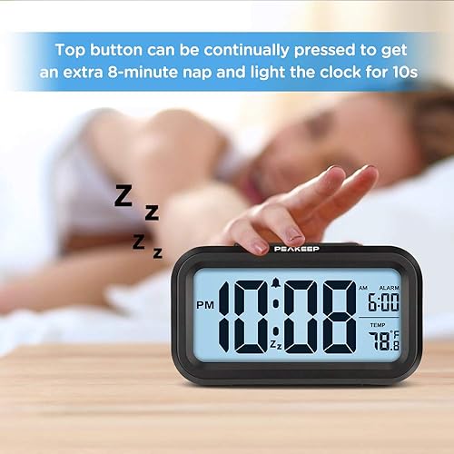 Miniatura 3 de Peakeep - Reloj despertador digital con luz nocturna inteligente con temperatura interior, funciona con pilas, reloj pequeño de escritorio (negro)