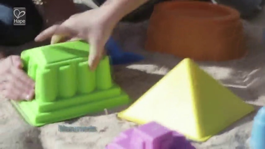 Beaches［カセット］ Amazon.com: Hape Beach Basics Sand Toy Set Including Bucket