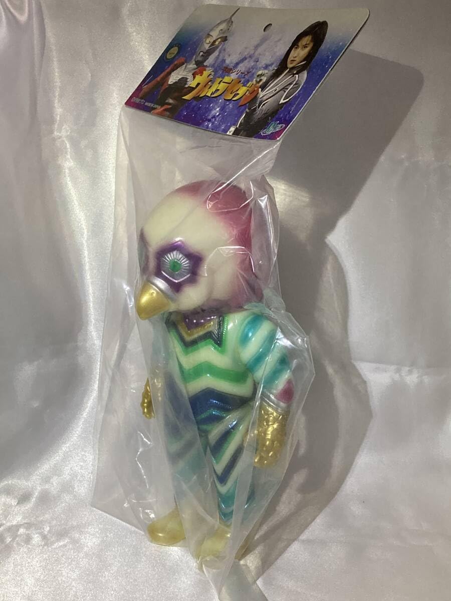 Amazon.co.jp: M1号 ガッツ星人 蓄光 鵜川薫 彩色デザイン