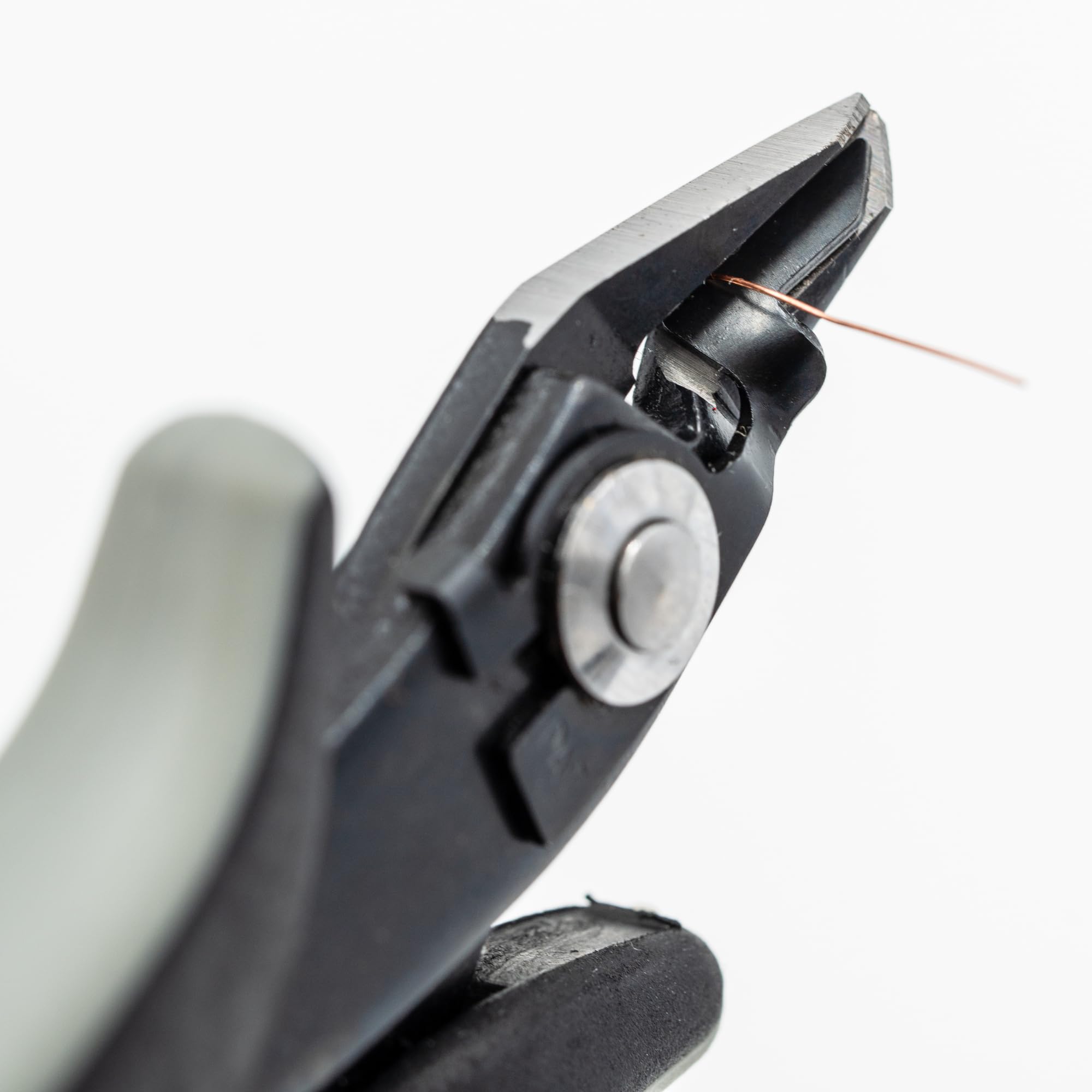 C.K Pinces coupantes latérales fines anti-déflagrante Ecotronic CK T3896