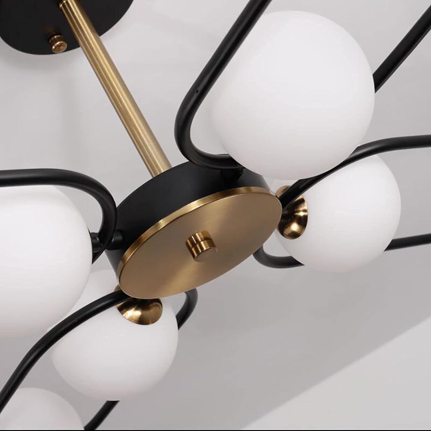 Nowoczesna lampa LED, elegancka klasyczna lampa sufitowa z 8 lampami z białymi kryształami w kształcie litery V, 80 x 65 cm