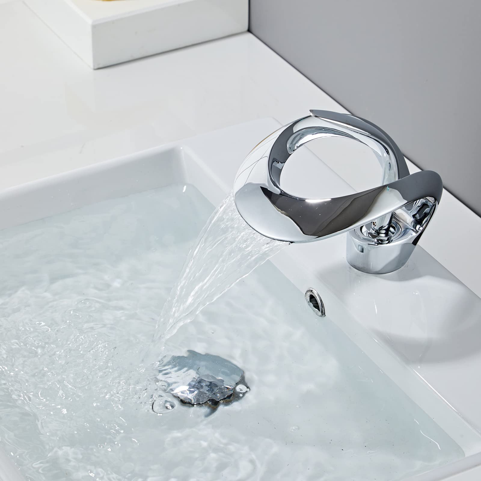 Grifo de lavabo,Grifo Lavabo Cascada Moderno,Grifo de lavabo con bonito diseño,Grifo de baño para agua fría y caliente, Válvula De Cerámica,Ajustable de Caliente y Frío,Cromado,Normal