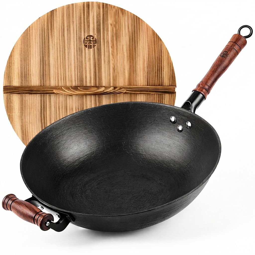 WANGYUANJI 14.2 Inch Cast Iron Wok with Wooden Lid & Handle, Flat Bottom Stir Fry Wok Pan, Turtle-Pattern Textured Uncoated Large Wok Skillet for Induction, Gas & Electric (Seasoning Required)