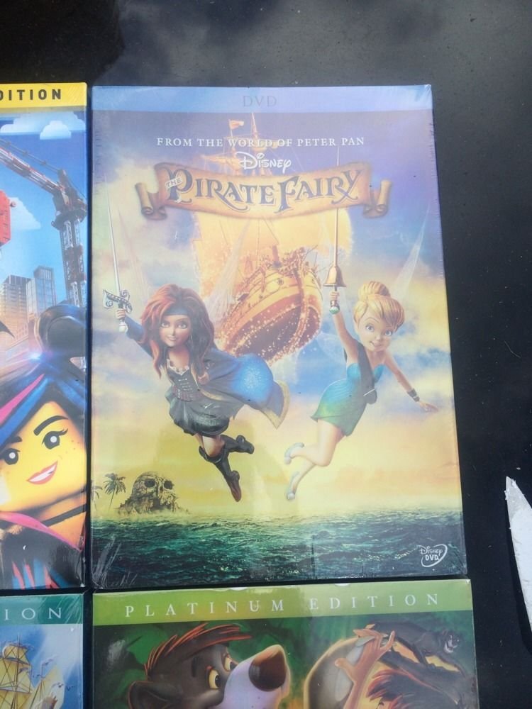 Tinker Bell and the Pirate Fairy DVD : Amazon.ae