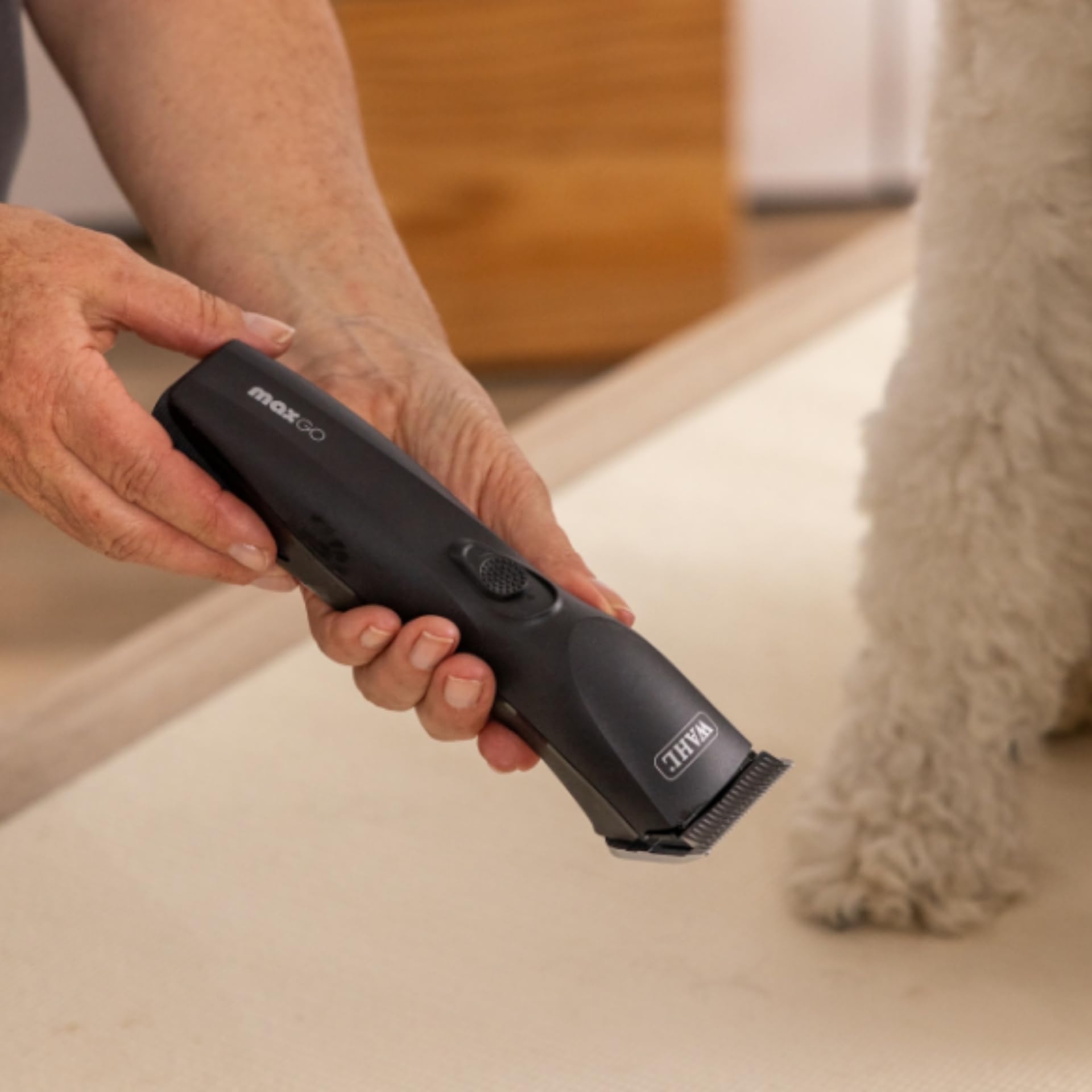 Agrarzone Edition Wahl Max Go Tondeuse chiens avec jeu de peignes - Tondeuse à batterie pour chien & chat - Moser Max autonomie de 180 minutes