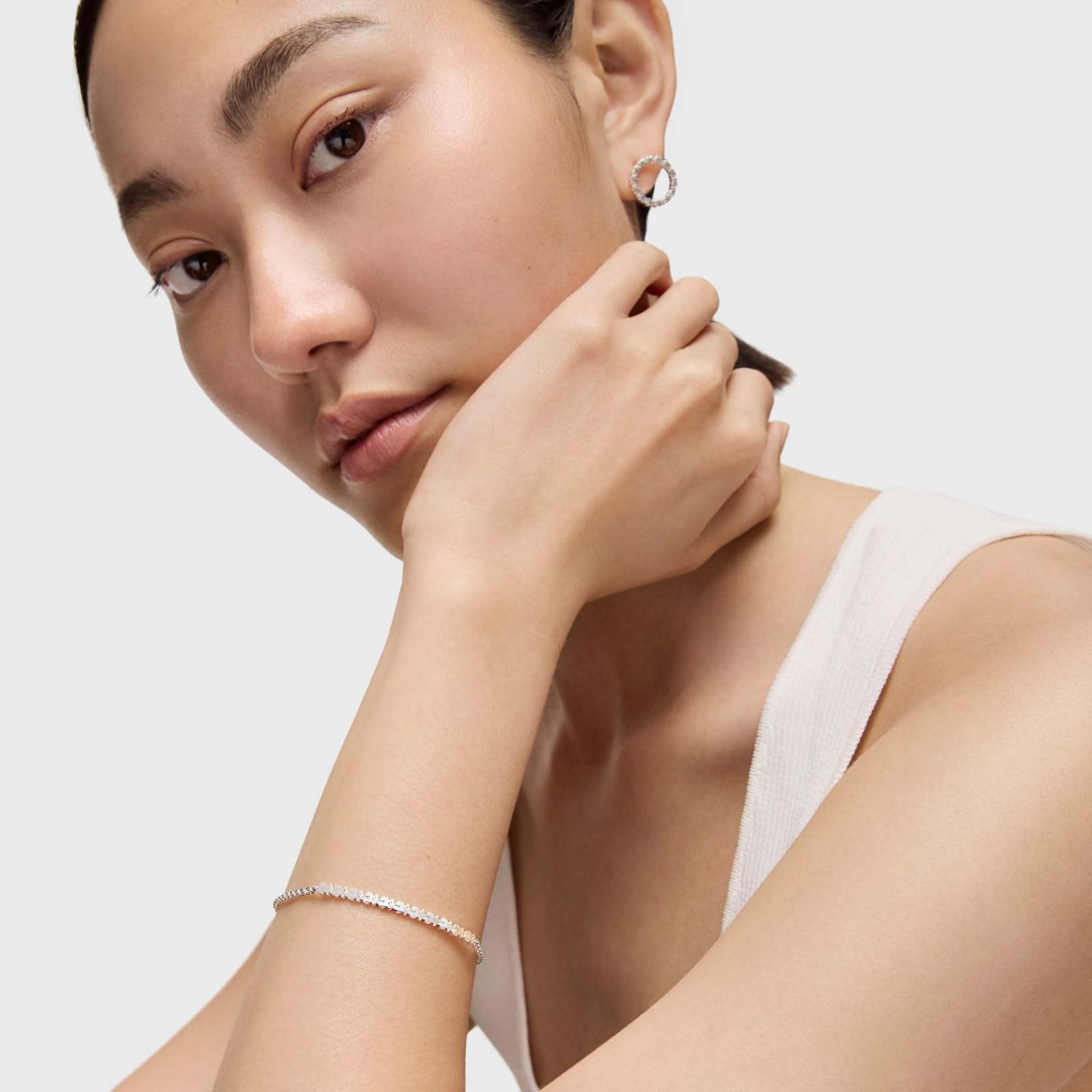 TOUS Pulsera de Plata de Primera Ley para Mujer con Motivo de 3.4cm, 17.5 cm de Largo, Clásica y Elegante, Colección Straight