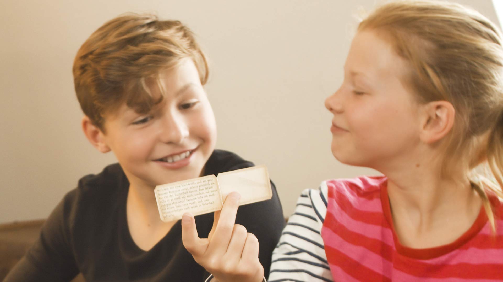 Ravensburger EXIT Adventskalender 2020 - Das gesunkene U-Boot - Ideal für Escape Room-Fans: 24 spannende Rätsel für Kinder ab 10 Jahren, Jugendliche und Erwachsene, 18955