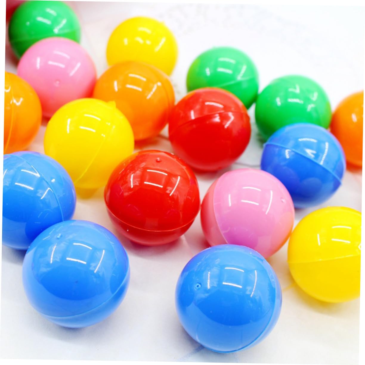 UKCOCO Boules de Loterie Creuses Colorées pour Jeux et Fêtes, Diamètre 40 Mm, Polypropylène Jaune, Lot de 50 Pièces, Activité Ludique et Événementielle pour Garçon et Filles et Adultes