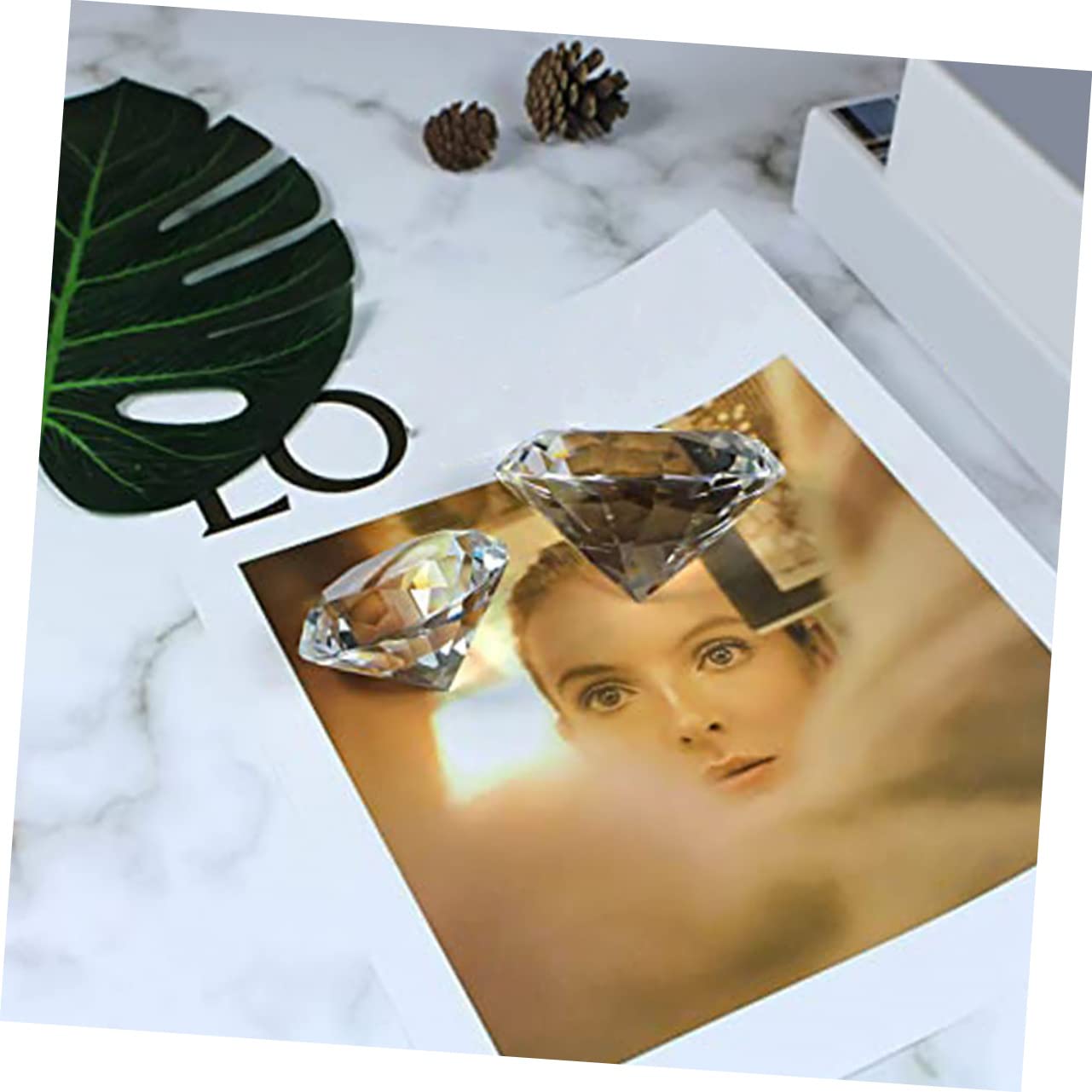 Ferma Carte Diamante Cristallo con Supporto Plastico | Oggetto Decorativo per Casa e Mobile Tv, Superficie Liscia, Facile da Esporre e Riporre