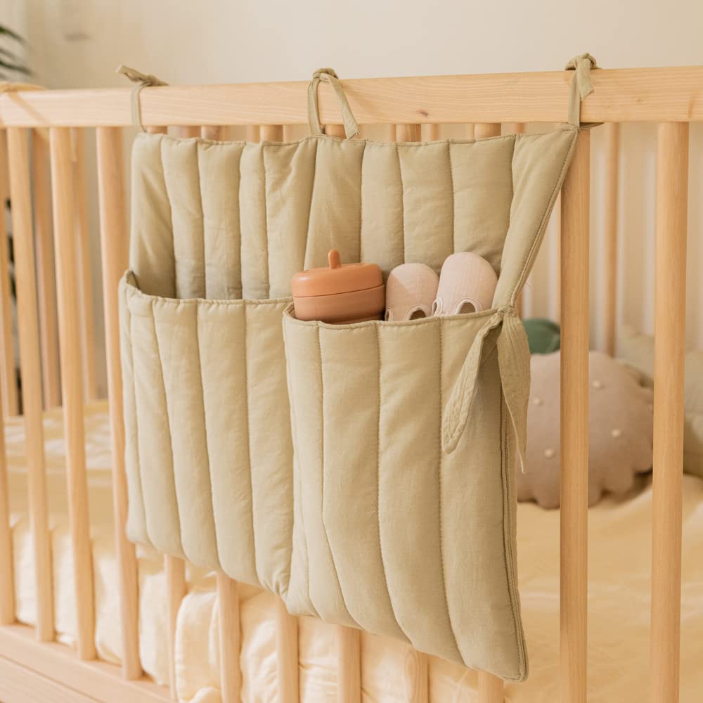 Lorena Canals Bolsillo colgante para cuna para bebé. Organizador, soporte para cuna de bebé, organización de guardería, hecho a mano, algodón natural, tamaño: 1' 4 x 1' 8"