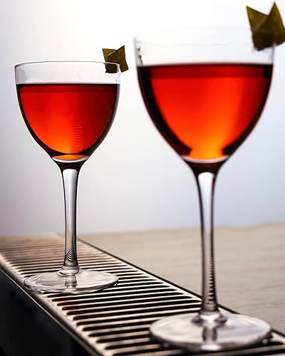 Miniatura 3 de Nick and Nora Coupe - Juego de 2 vasos de cóctel soplados a mano, pequeños vasos de cupé vintage lisos para servir un Manhattan, Martini, Aperitivo,