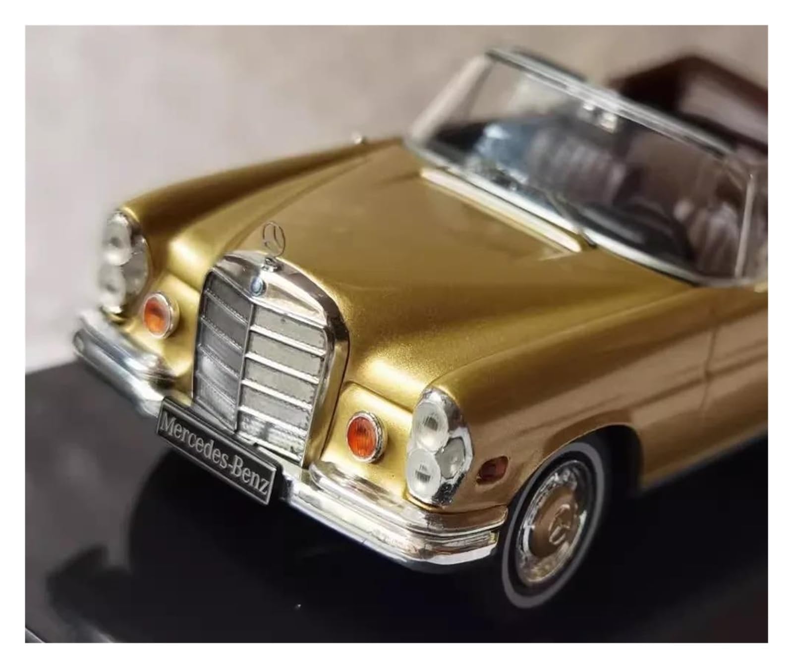 Amazon | ミニカー メルセデス · ベンツ 280 SE 3.5 W111 1969 1:43