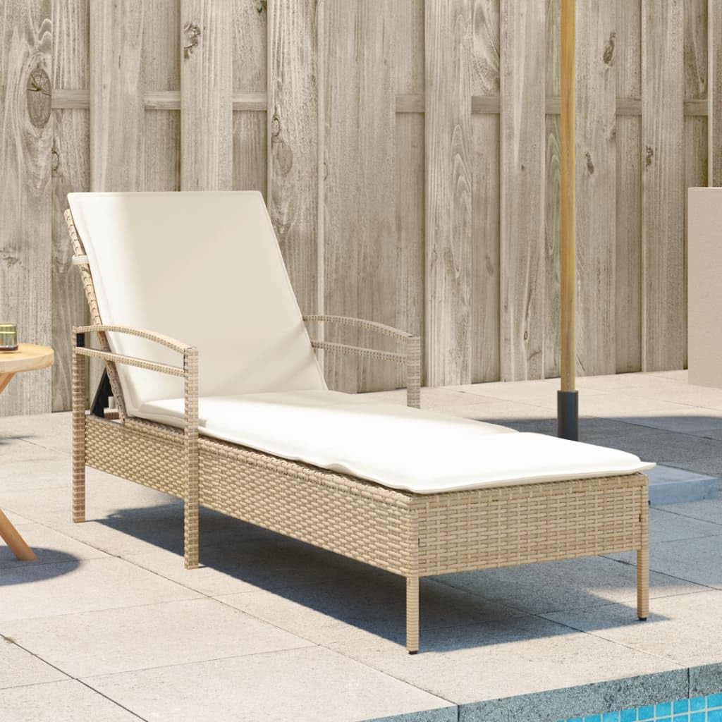 Leżanka z poduszką beżowa 63x200x81 cm polirattan ogrodowa regulowane oparcie składana ze stelażem stalowym na taras balkon ogród